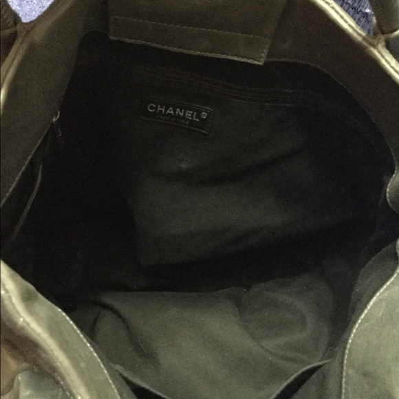 Chanel Quilted Hobo Bag - Picture 4 of 8